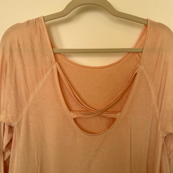 Soft and flowy American eagle top - Picture 2 of 3